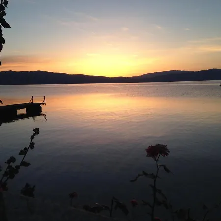 Lagadin Lakeview